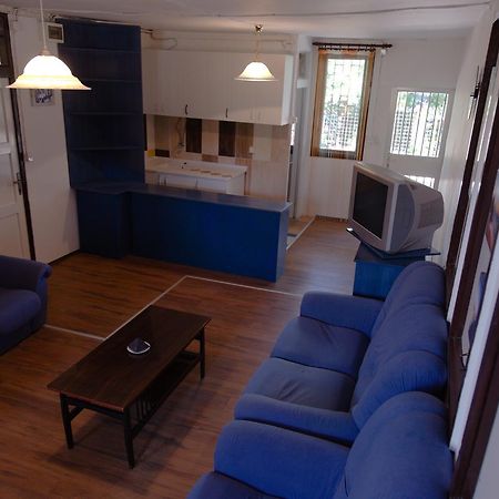Hostel Belgrade Shungit Dragana Jeftica Br 10 Ngoại thất bức ảnh